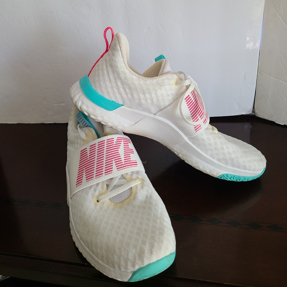 Nike Renew In  White Sneakers Women's Sz.8.5 - Picture 2 of 7